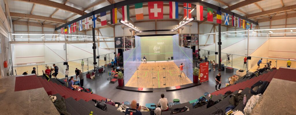 Squash Arena Uster mit Glas Court